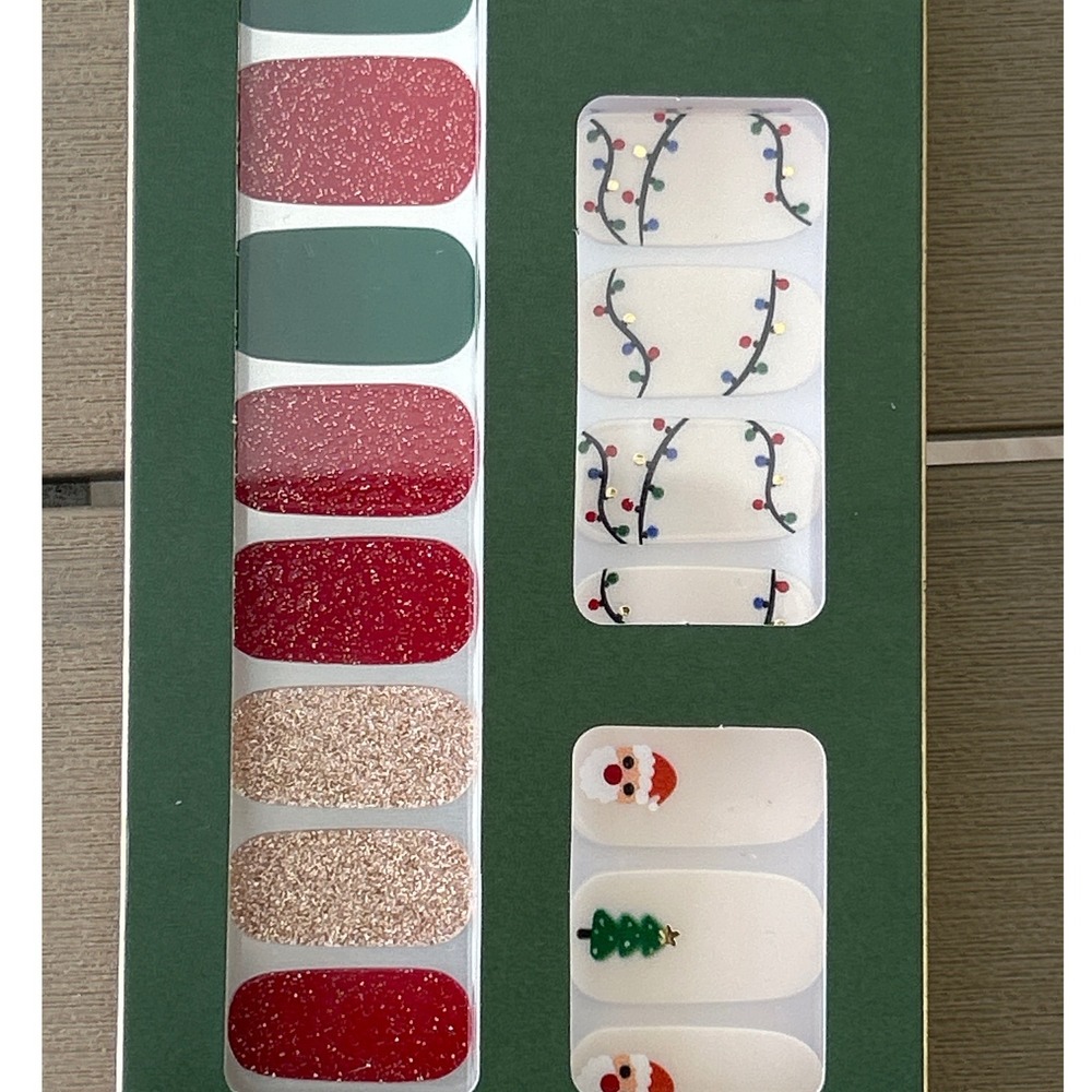 Dashing Diva Santa Baby Gloss Gel Nail Strips Palette Christmas